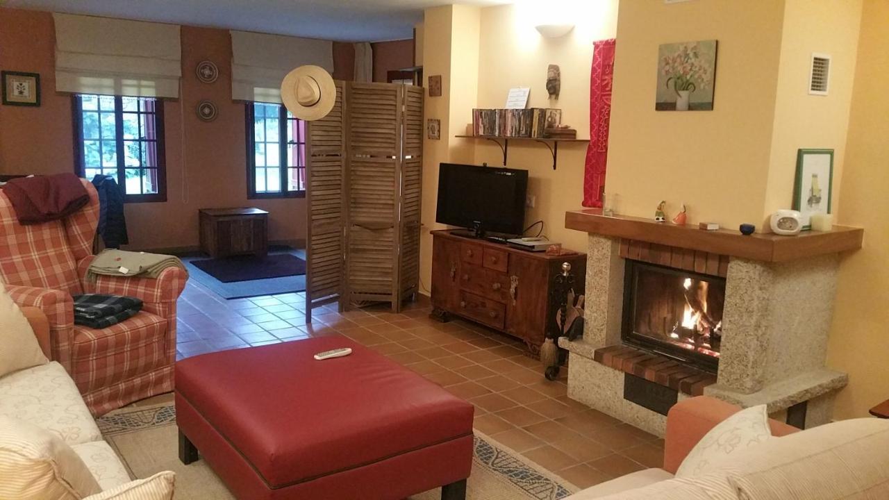 A Casa Do Buxo Villa Nogueira De Ramuin Luaran gambar